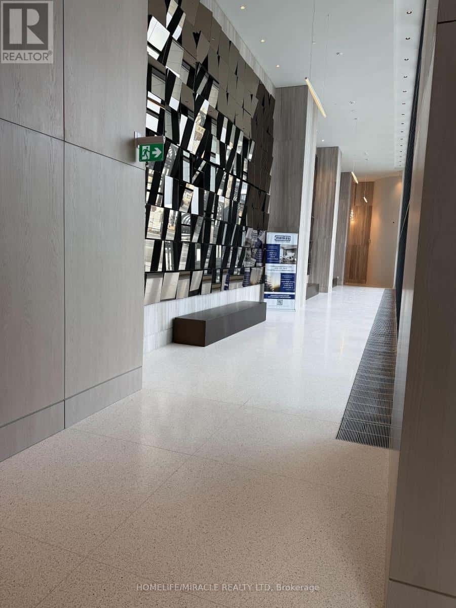 Vaughan (Vaughan Corporate Centre) — Vaughan (Vaughan Corporate Centre) - Photo 5 of 29