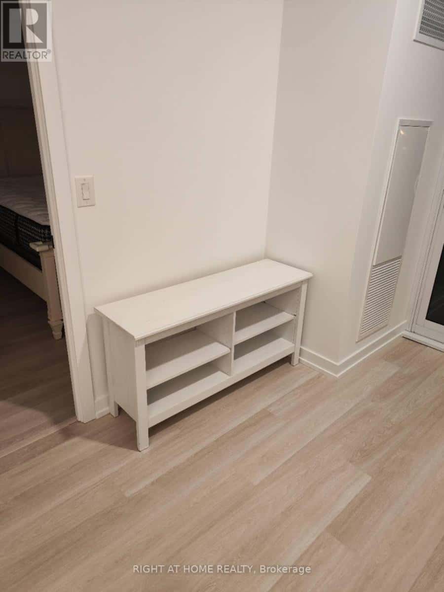 A327 - 9763 MARKHAM ROAD — Markham (Greensborough) - Photo 3 of 11