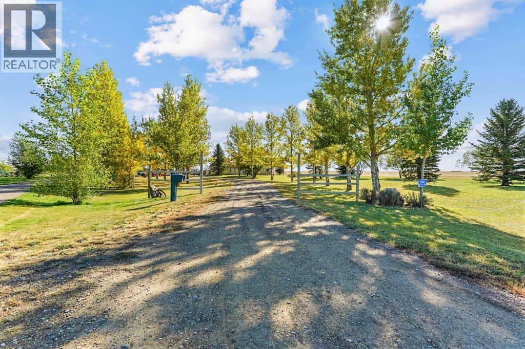 75061 Range Road 205 — Rural Lethbridge County, Alberta - Photo 4 of 50