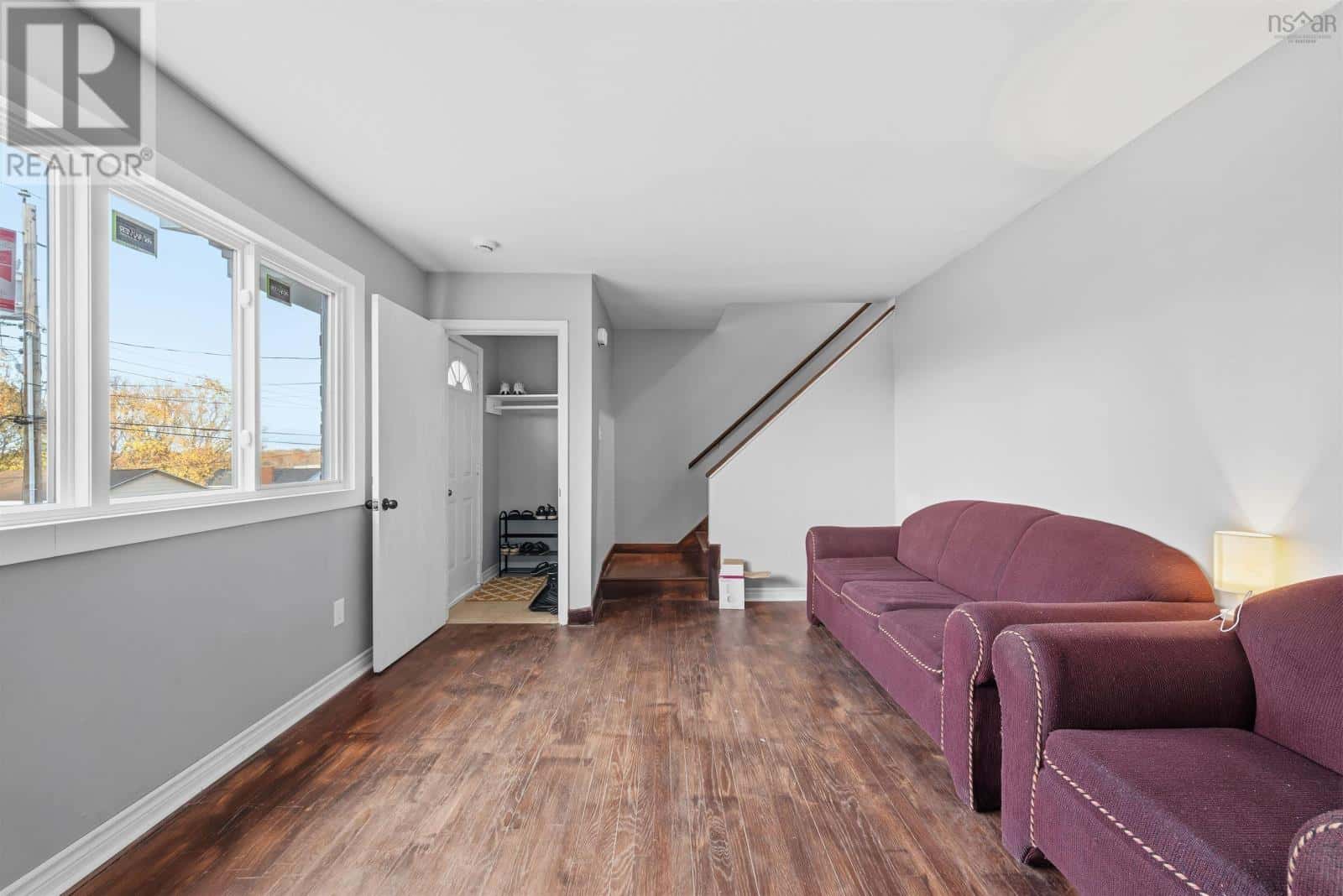 112 School Street — Kentville, Nova Scotia - Photo 4 of 100