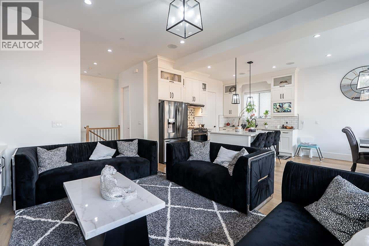 23091 134 LOOP — Maple Ridge, British Columbia - Photo 5 of 40