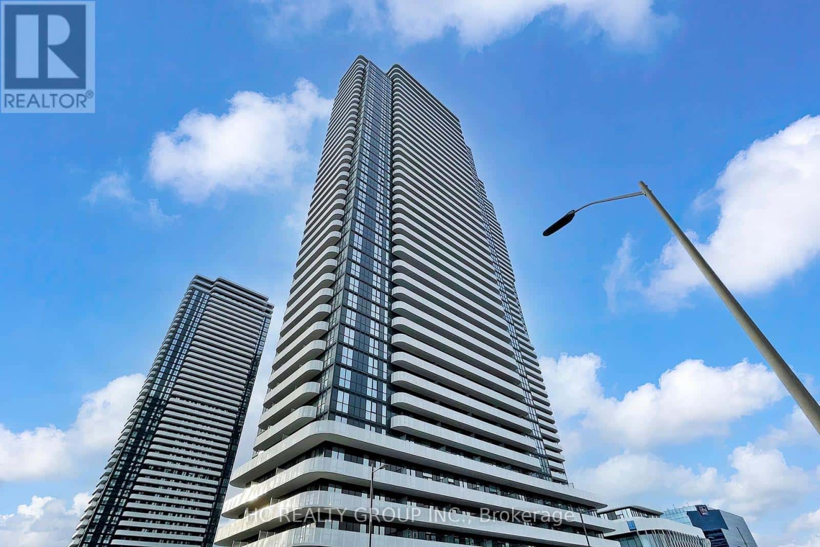 4803 - 8 INTERCHANGE WAY — Vaughan (Vaughan Corporate Centre) - Photo 2 of 41