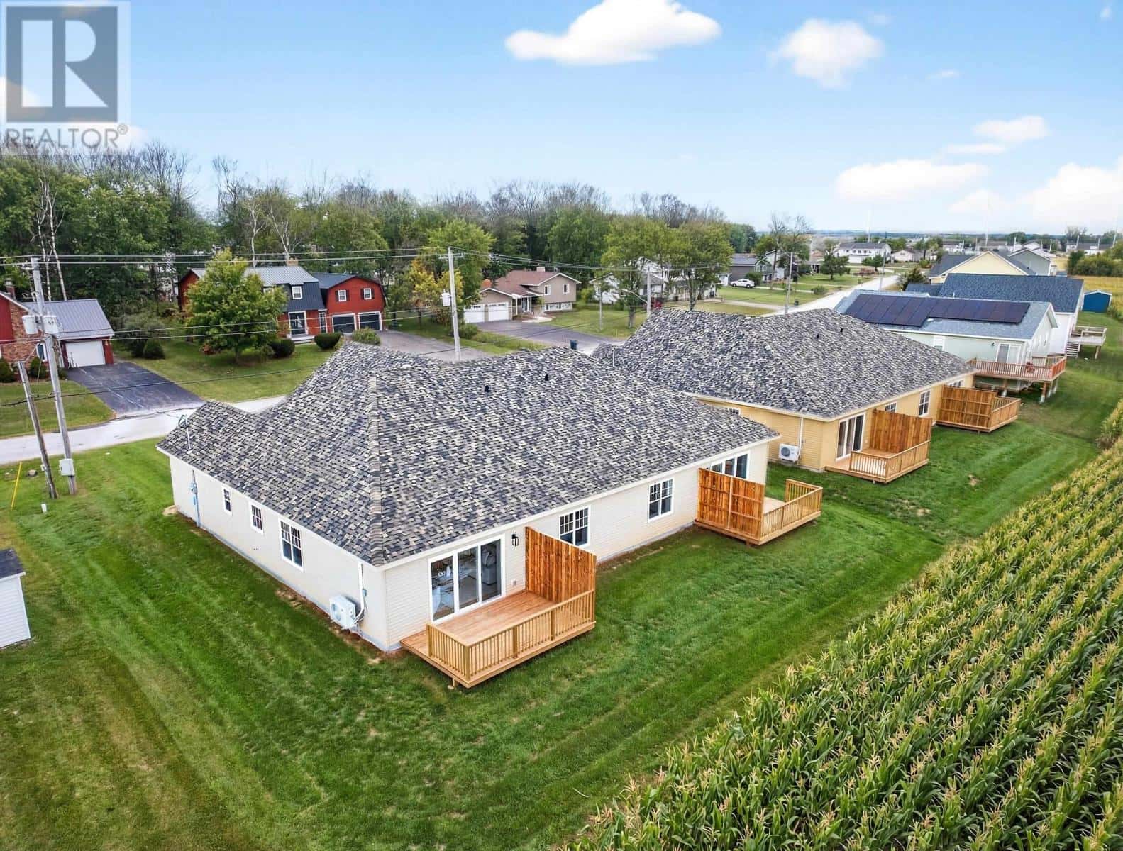 285 Greenwood Drive — Summerside, Prince Edward Island - Photo 3 of 43