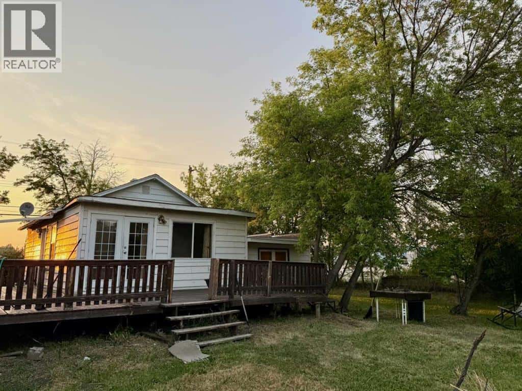 4621 46 Street — Lacombe, Alberta - Photo 3 of 6