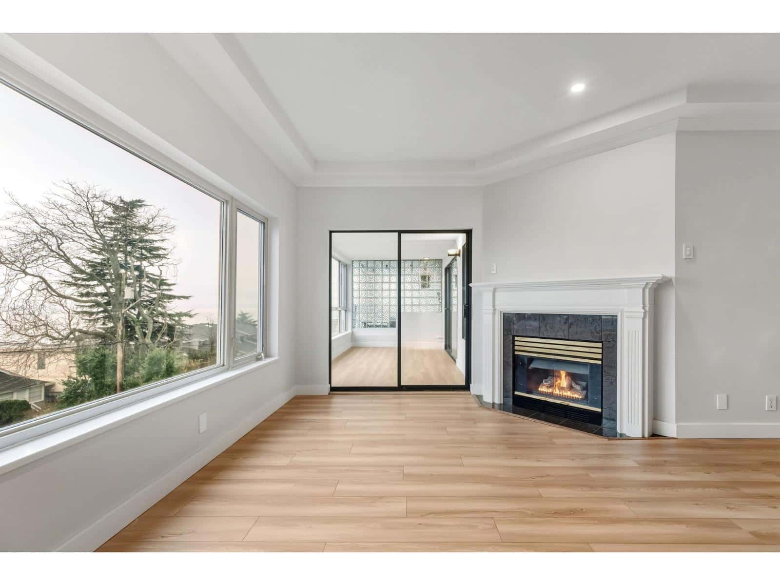 204 15176 BUENA VISTA AVENUE — White Rock - Photo 3 of 29