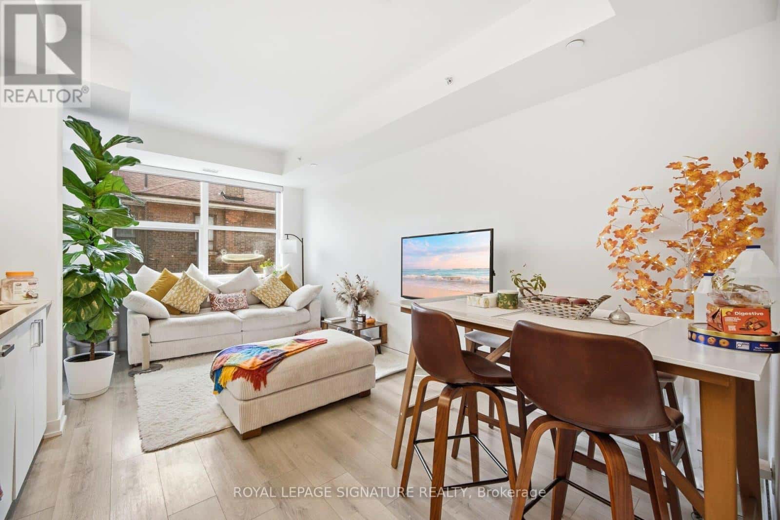 208 - 1787 ST CLAIR AVENUE W — Toronto (Weston-Pellam Park), Ontario - Photo 2 of 78