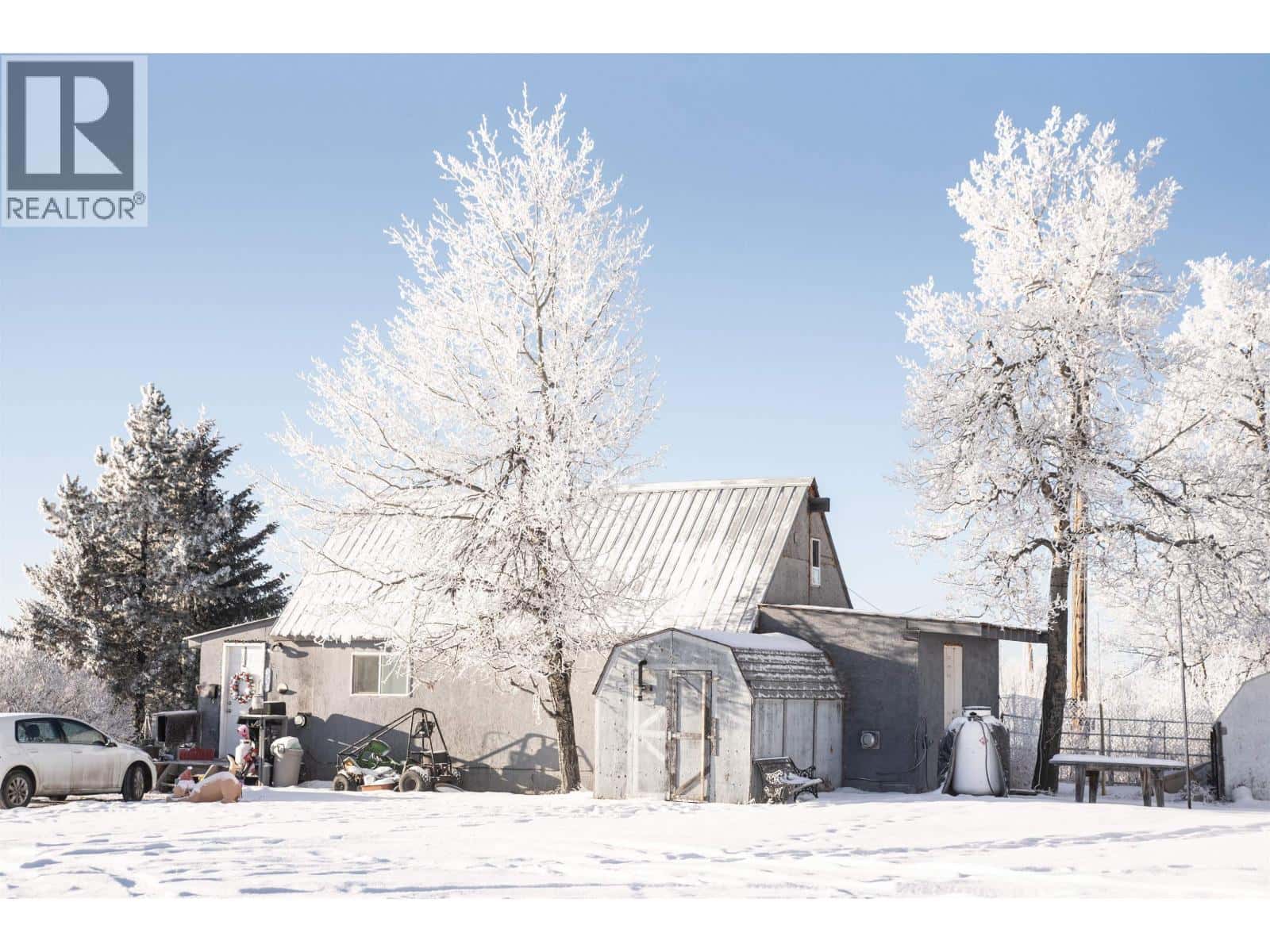 10727 NORTHERN LIGHTS DRIVE — Fort St. John, British Columbia - Photo 2 of 35