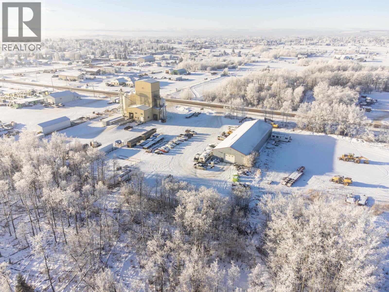 10727 NORTHERN LIGHTS DRIVE — Fort St. John, British Columbia - Photo 4 of 35