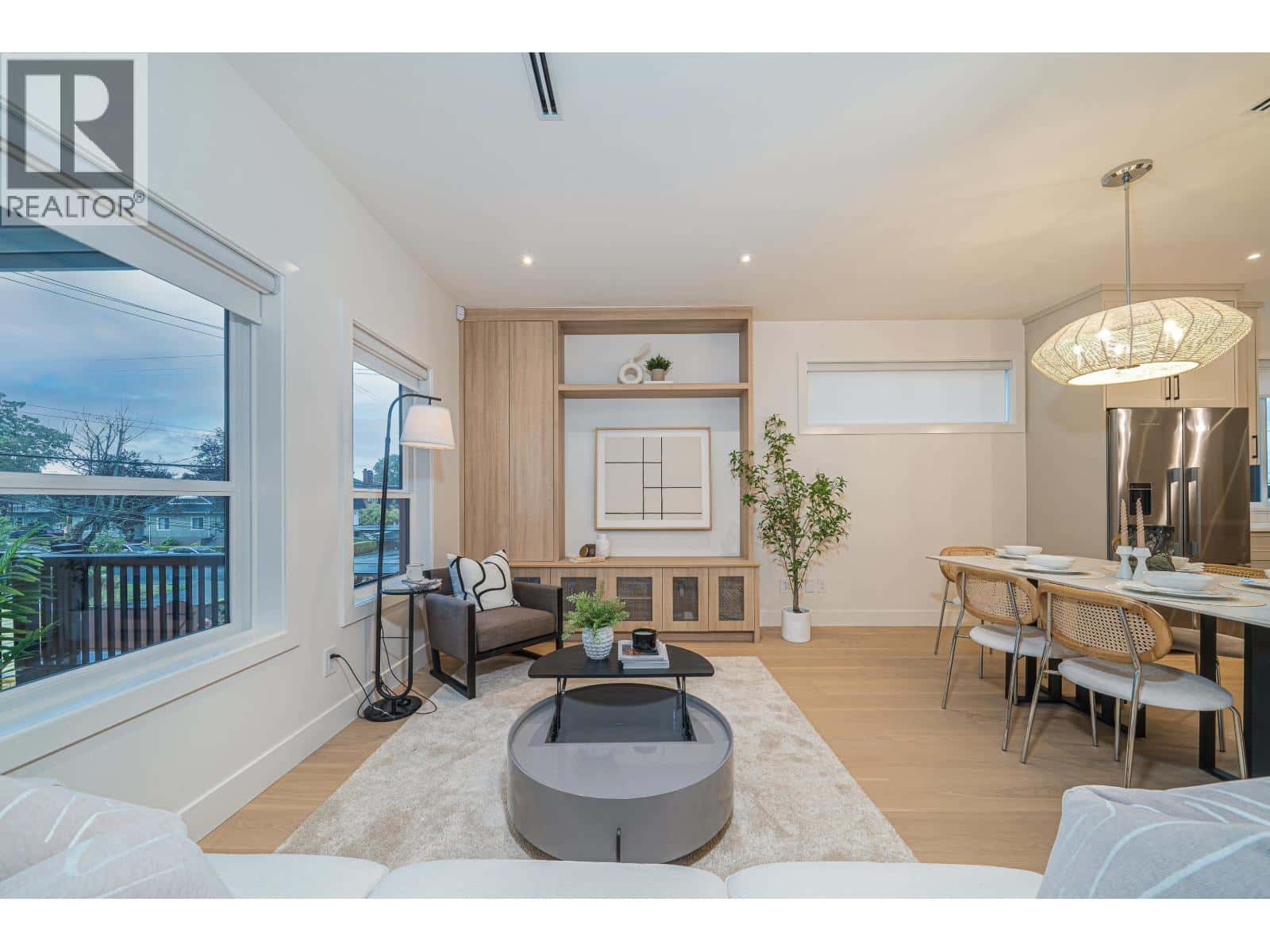 3817 OXFORD STREET — Burnaby, British Columbia - Photo 5 of 40