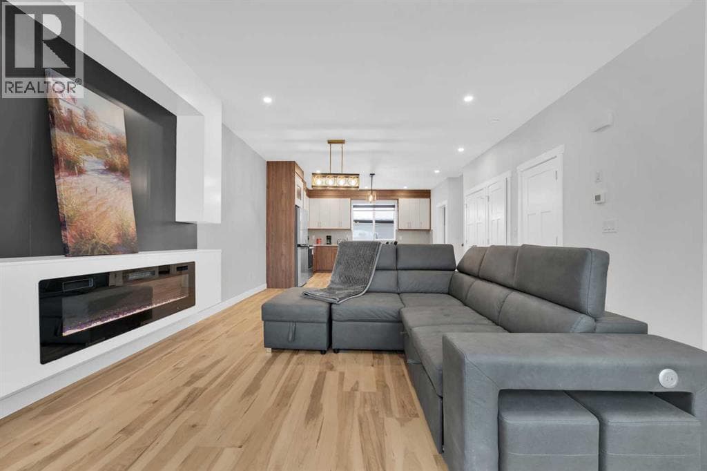 216 99 Avenue SE — Calgary, Alberta - Main photo