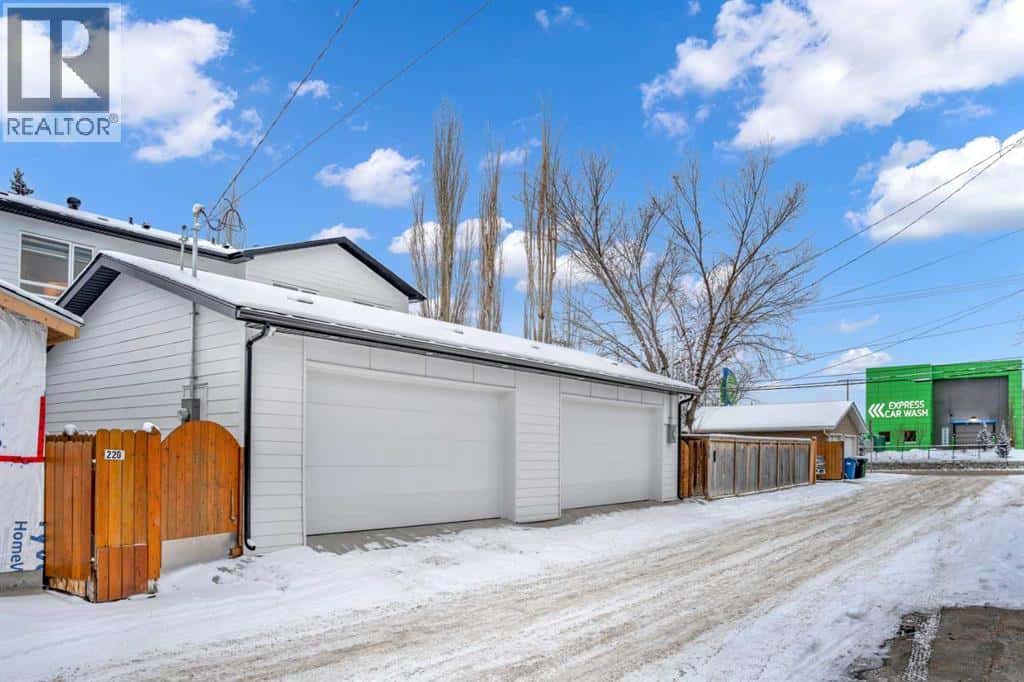 216 99 Avenue SE — Calgary, Alberta - Photo 5 of 44