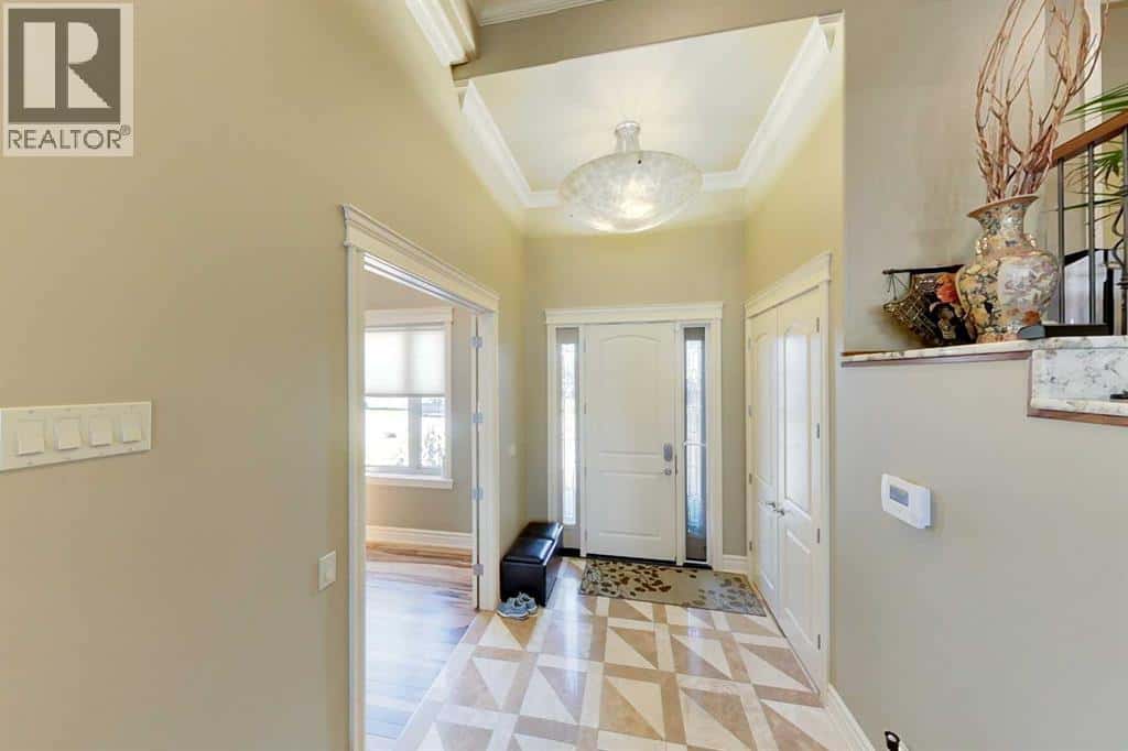 300 13 Street SE — Slave Lake, Alberta - Photo 2 of 36