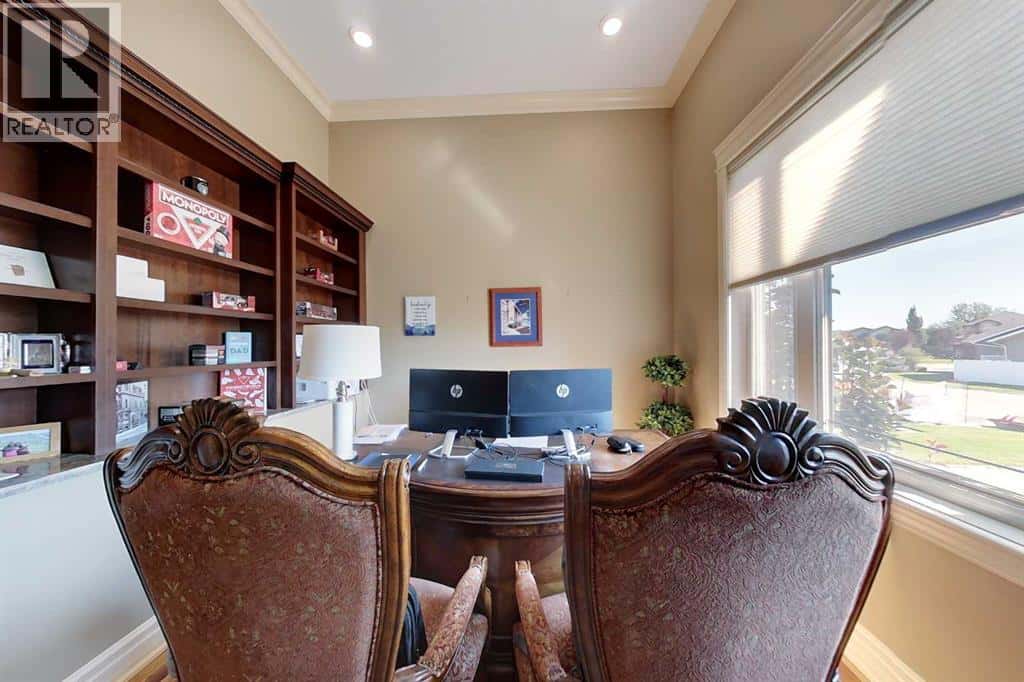 300 13 Street SE — Slave Lake, Alberta - Photo 3 of 36