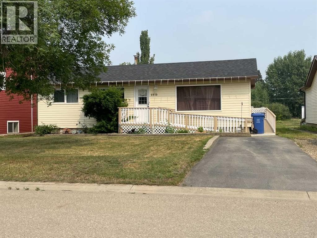 4910 53 Street — Grimshaw, Alberta - Main photo