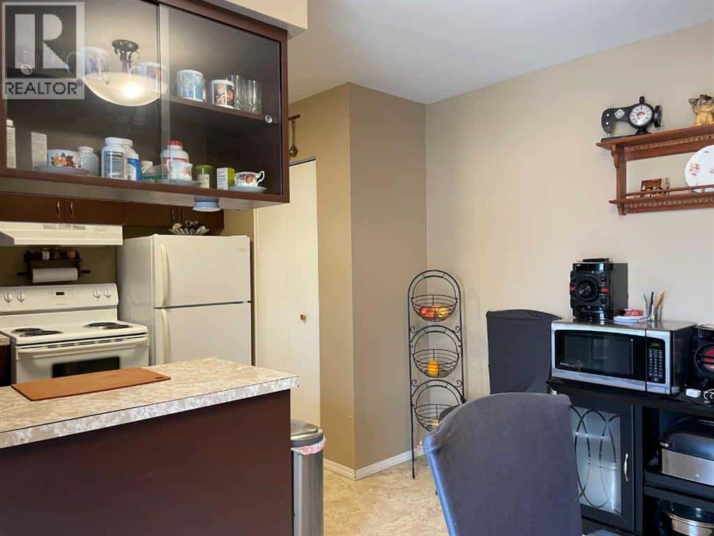 4910 53 Street — Grimshaw, Alberta - Photo 5 of 45