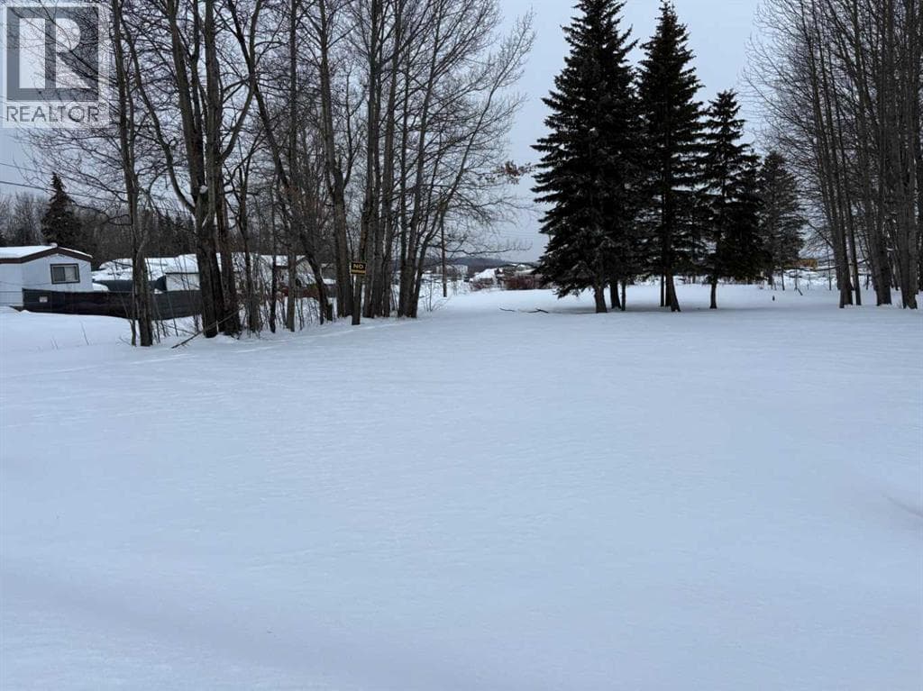 208 8 Street NW — Slave Lake, Alberta - Main photo
