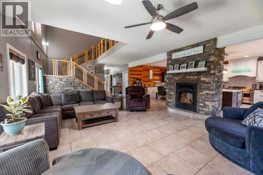 6, 24426 East River Road — Hinton, Alberta - Photo 4 of 49