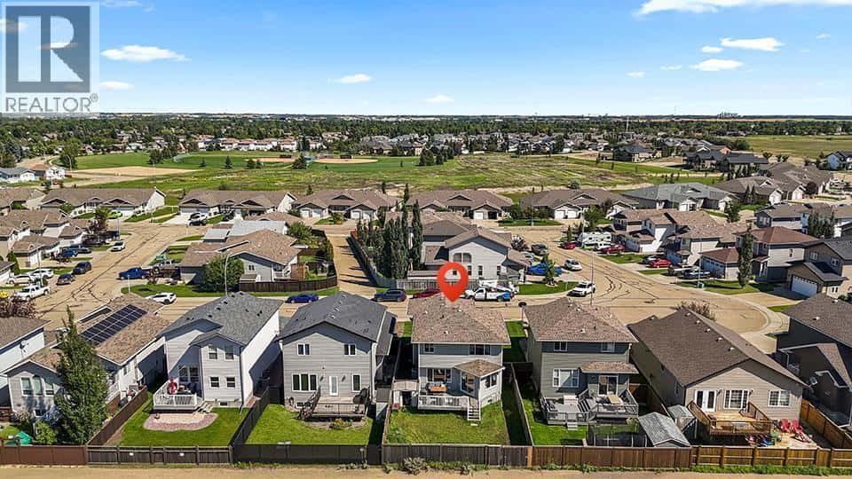 3908 76 Street — Camrose, Alberta - Photo 4 of 37