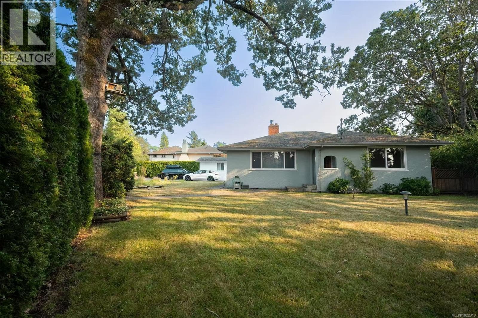 3956 Cedar Hill Cross Rd — Saanich, British Columbia - Main photo