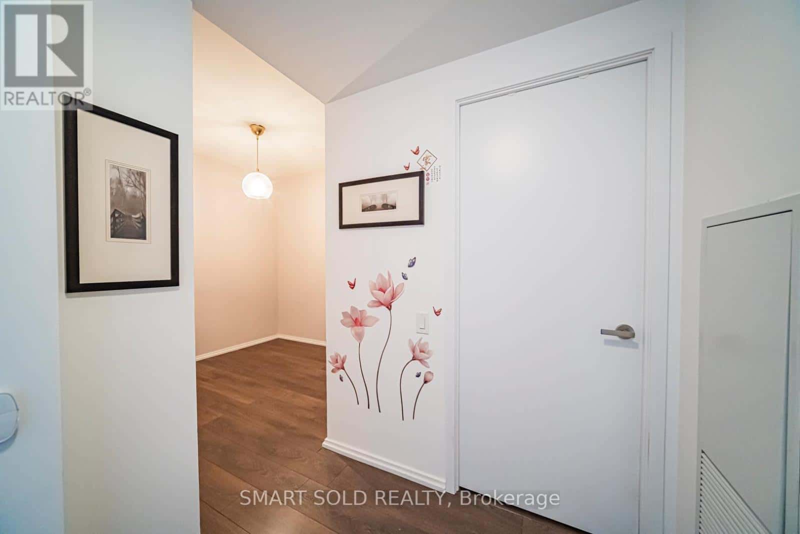 Toronto (Church-Yonge Corridor) — Toronto (Church-Yonge Corridor) - Photo 3 of 45