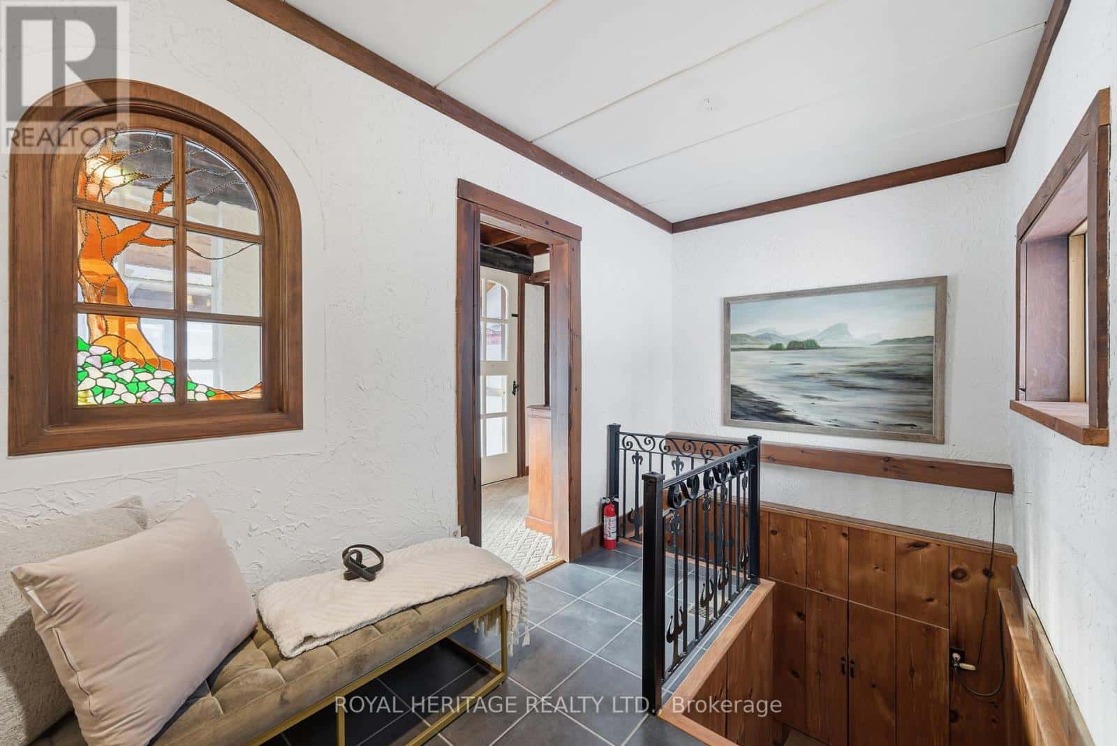 1385 RAGLAN ROAD E — Oshawa, Ontario - Photo 3 of 46