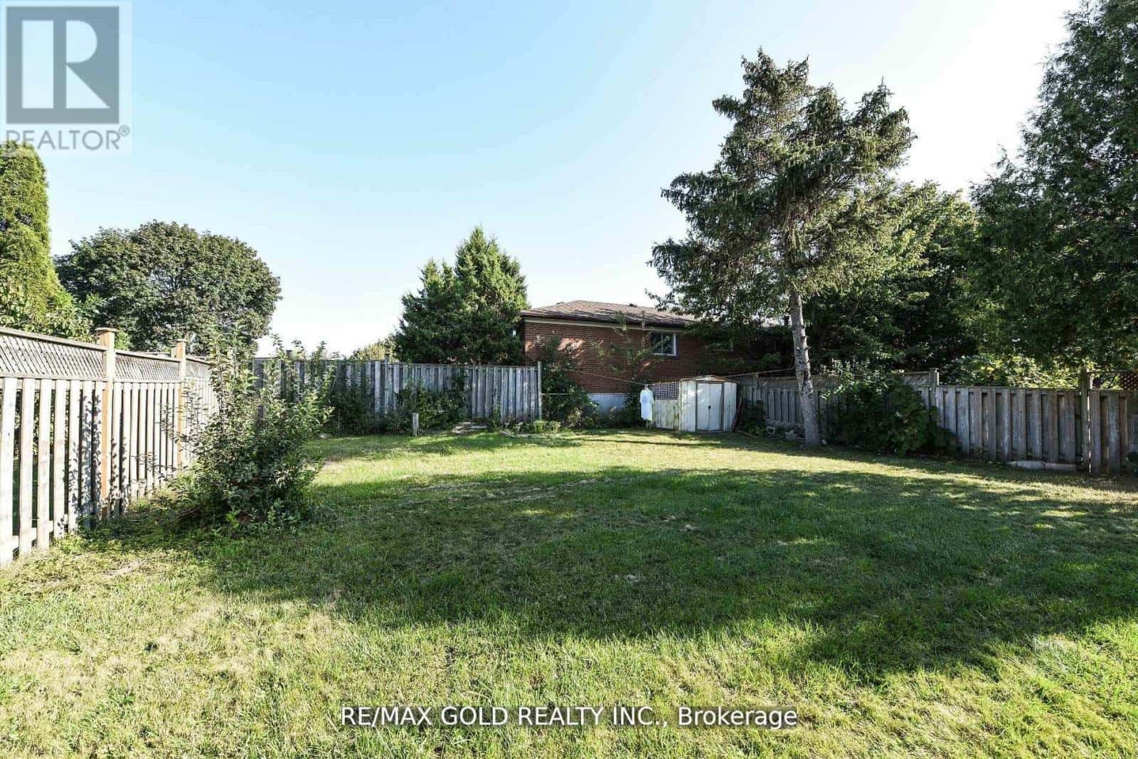 3630 BRANDON GATE DRIVE — Mississauga (Malton), Ontario - Photo 3 of 26