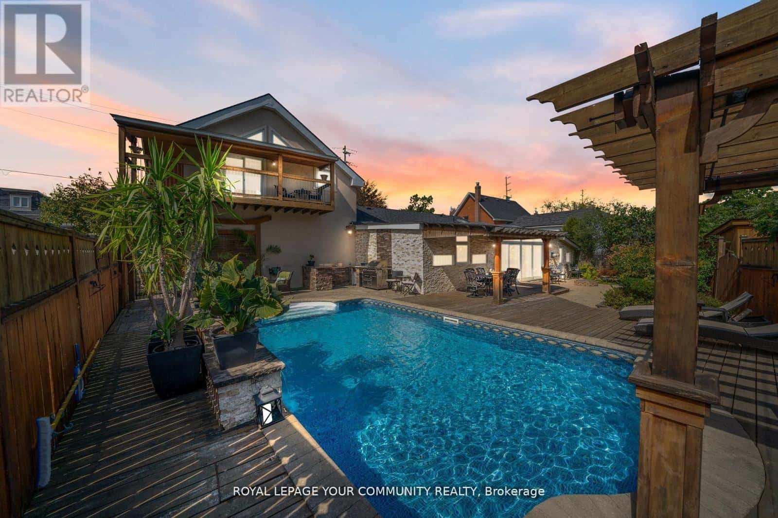 8065 KIPLING AVENUE — Vaughan (West Woodbridge), Ontario - Photo 3 of 74