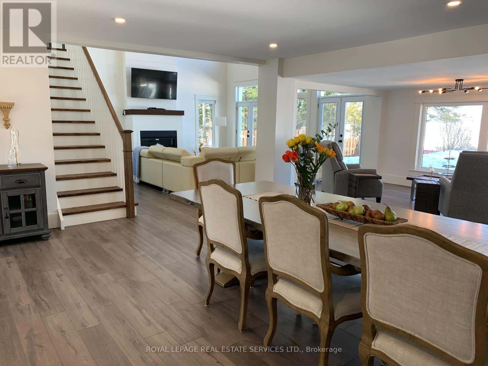 4 CRESCENT ROAD — Strong, Ontario - Photo 2 of 86