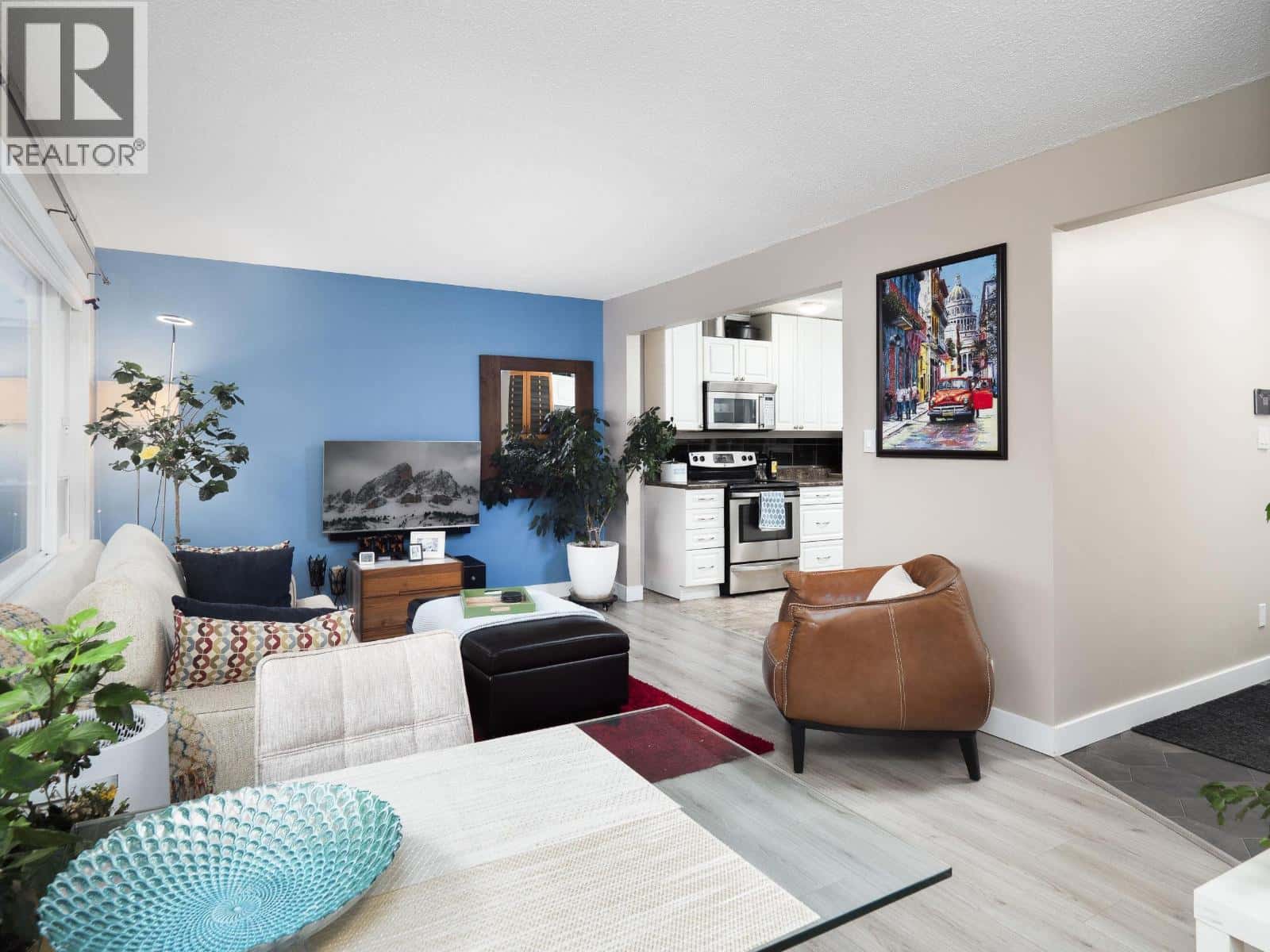 194 MCEACHERN PLACE — Prince George, British Columbia - Photo 2 of 29