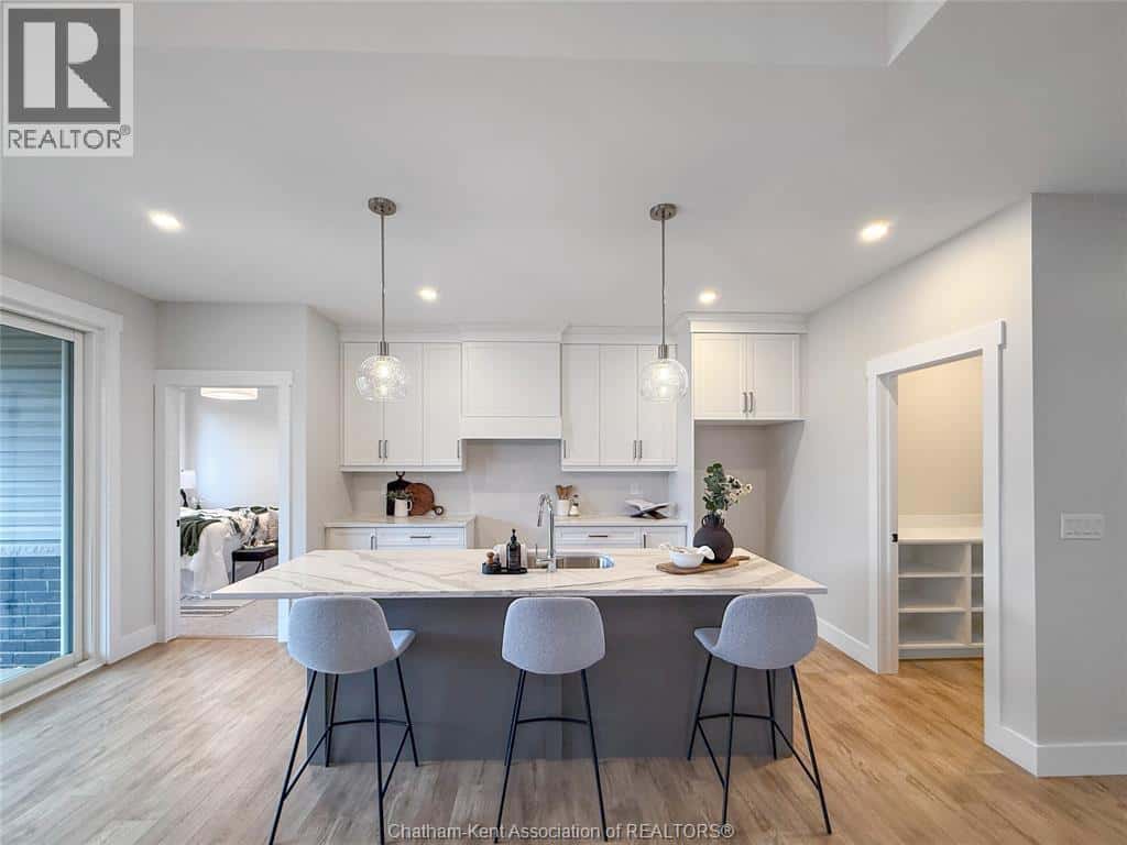 60 Duskridge ROAD — Chatham, Ontario - Photo 3 of 23