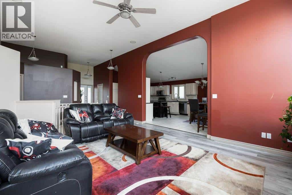 25 FREESTONE Way — Saprae Creek, Alberta - Photo 4 of 49