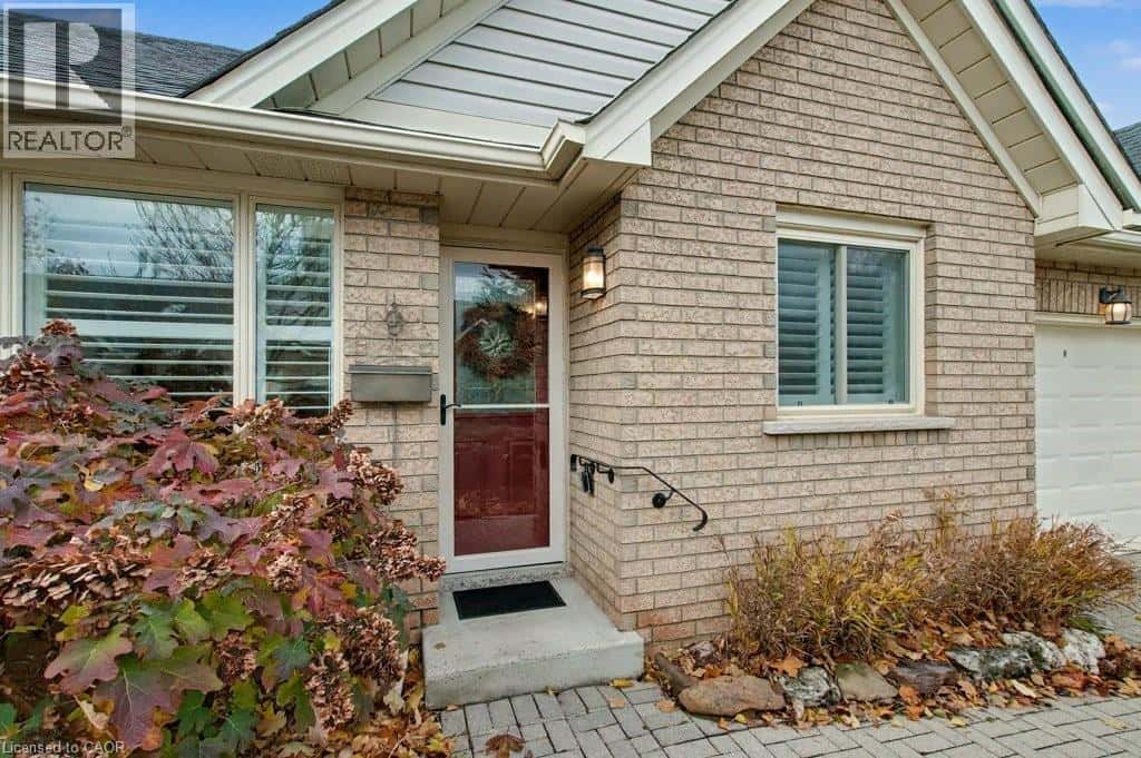 165 MAIN Street E Unit# 9 — Grimsby, Ontario - Photo 4 of 40