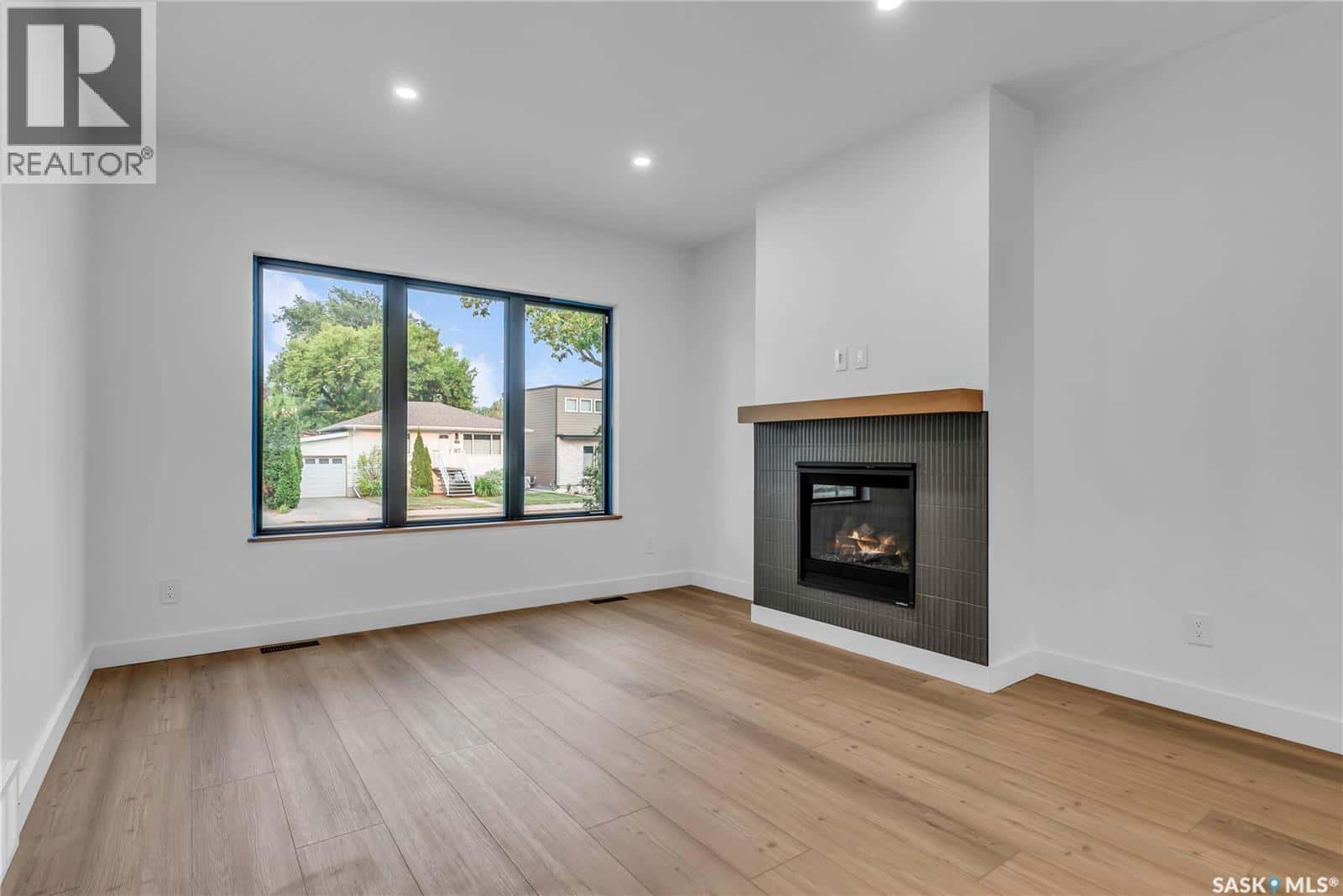 1313 Edward AVENUE — Saskatoon, Saskatchewan - Photo 4 of 35