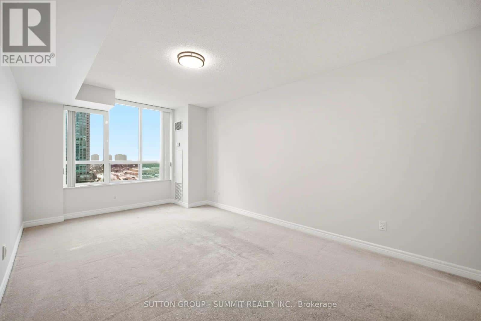 Mississauga (City Centre) — Mississauga (City Centre) - Photo 4 of 40