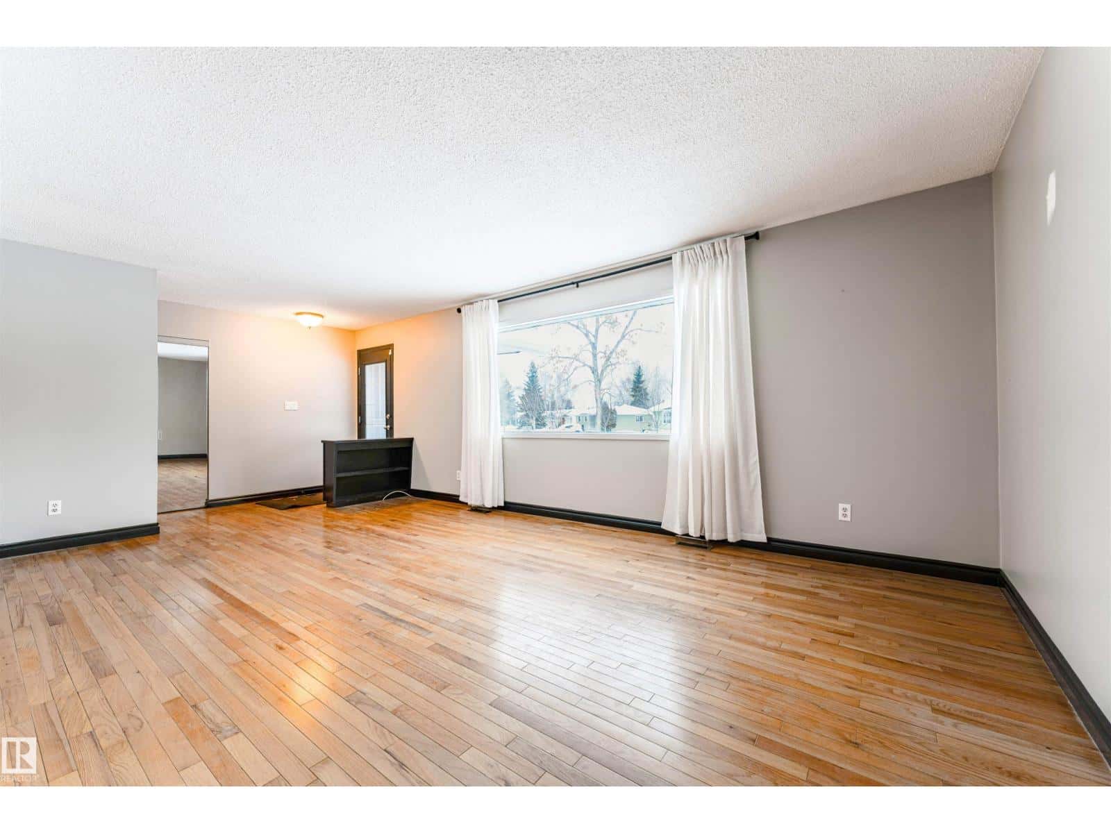 37 Apache CR — Leduc, Alberta - Photo 3 of 66