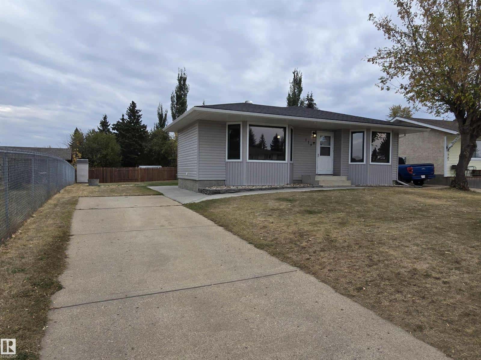119 Diamond DR — Millet, Alberta - Photo 2 of 31