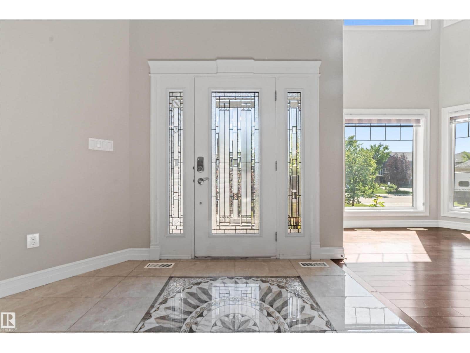 1721 ADAMSON CR SW - Photo 3 of 60, Edmonton, Alberta