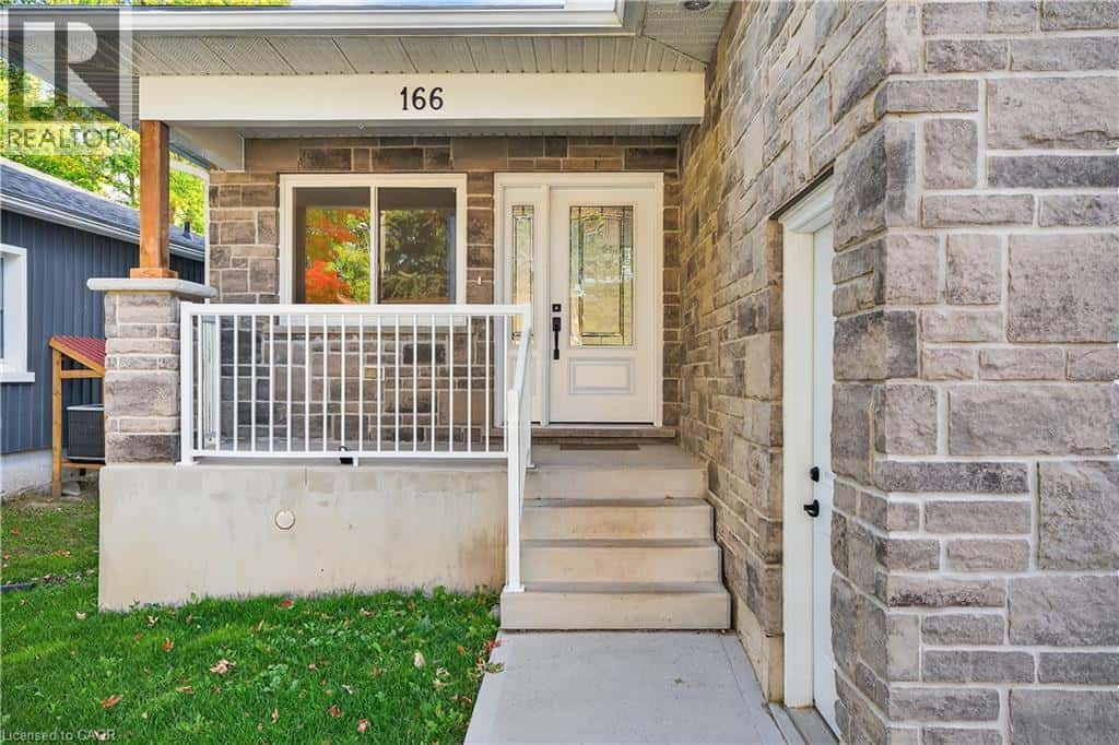 166 WEBB Street — Harriston, Ontario - Photo 5 of 32