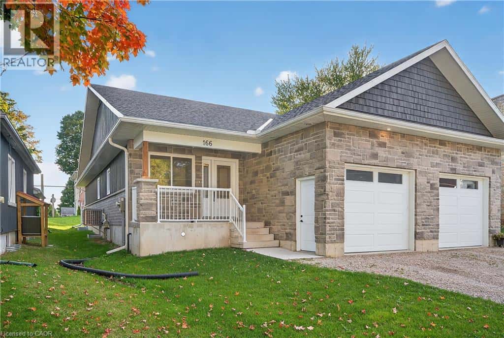 166 WEBB Street — Harriston, Ontario - Photo 3 of 32