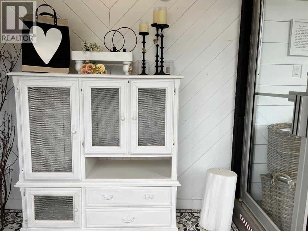 114 Centre Street N — Sundre, Alberta - Photo 5 of 16