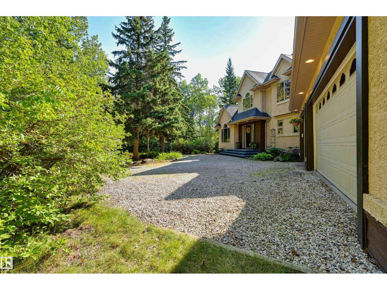 #11 27107 TWP ROAD 510 NE — Rural Parkland County, Alberta - Photo 4 of 102