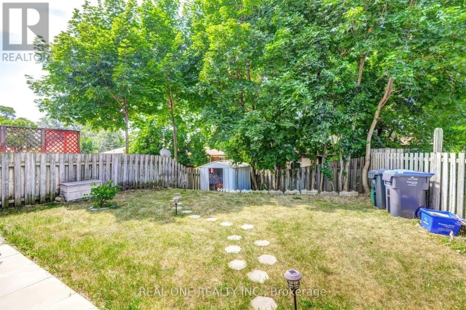 Mississauga (Erindale) — Mississauga (Erindale) - Photo 5 of 5