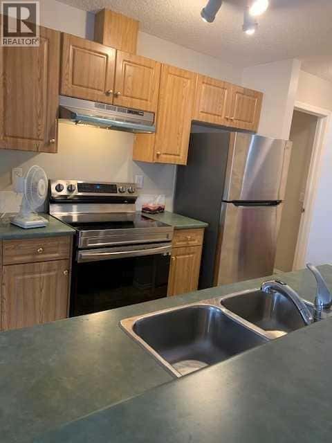 Calgary — Calgary - Photo 4 of 40