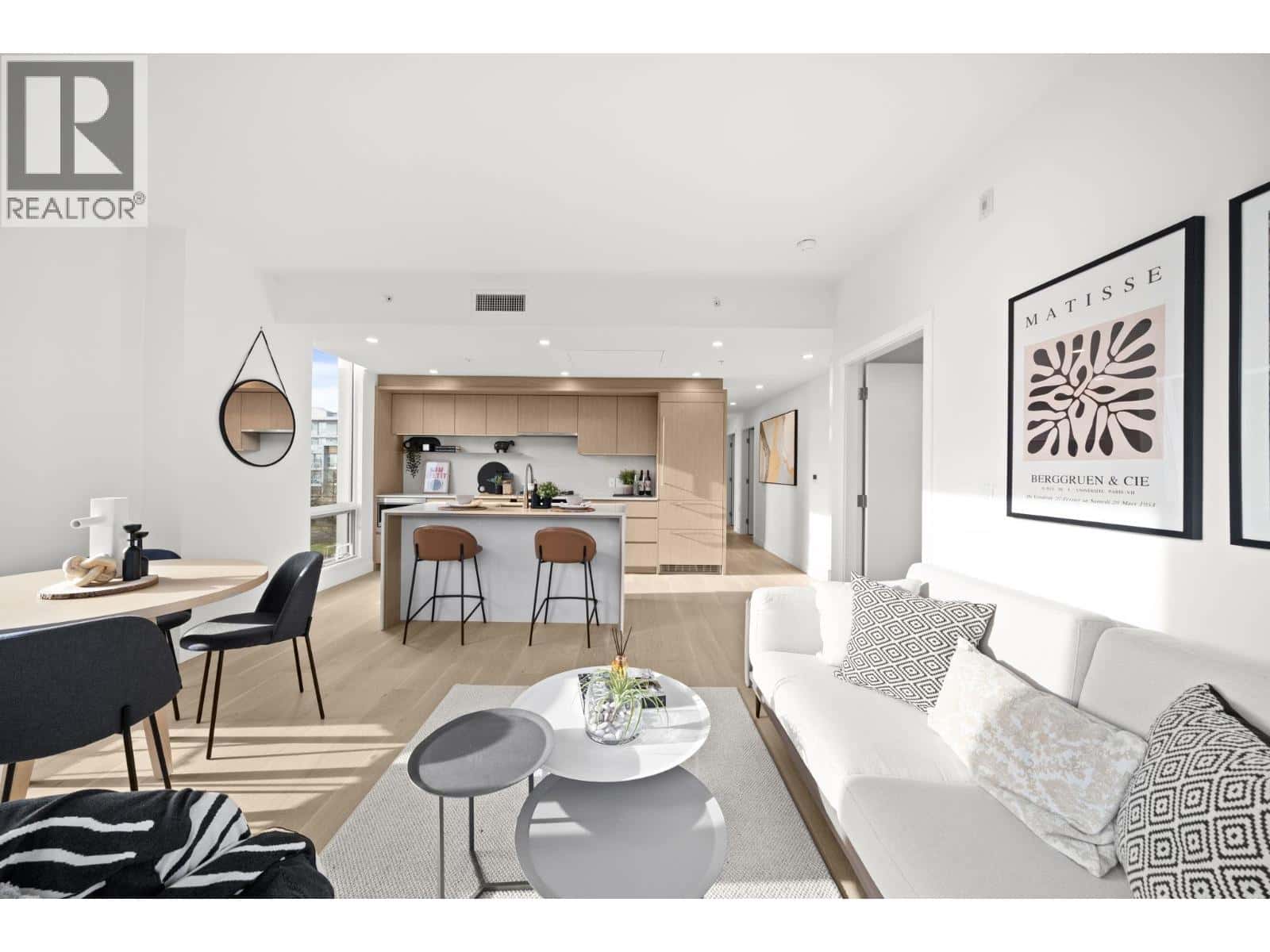 Vancouver — Vancouver - Photo 3 of 31