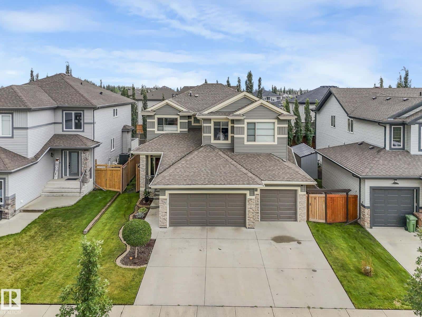 36 Nault CR — St. Albert, Alberta - Photo 3 of 74