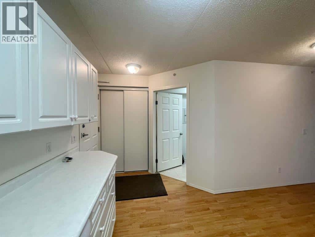 Edson — Edson - Photo 4 of 32