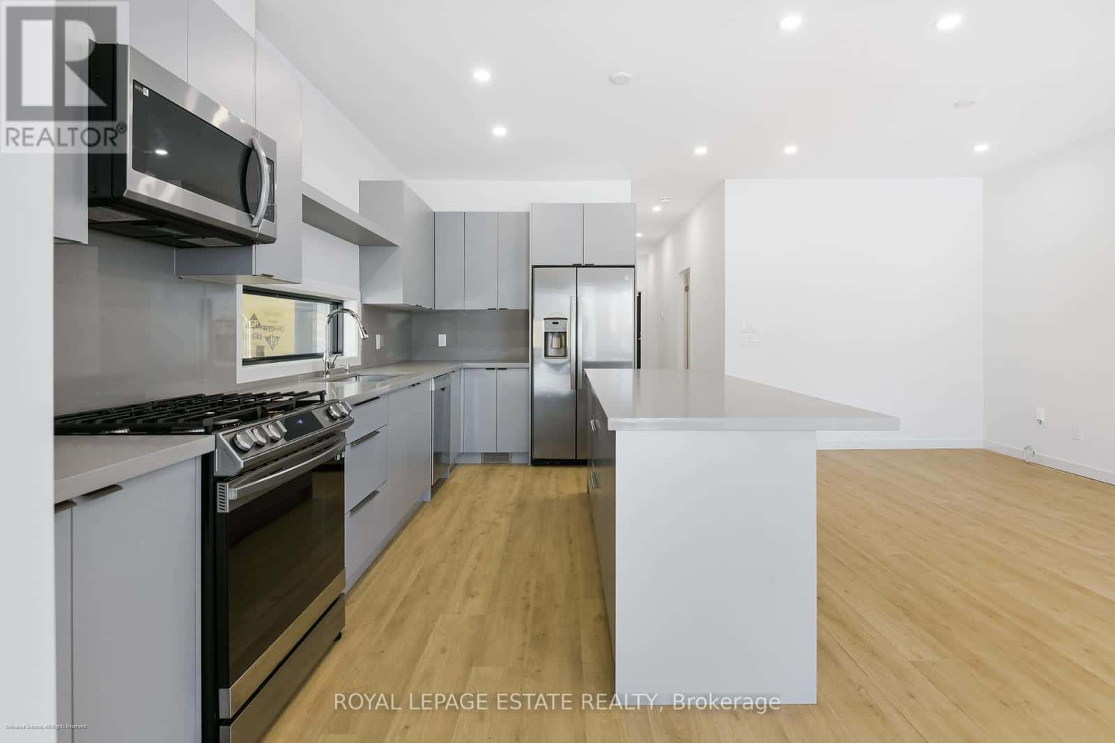 Toronto (East End-Danforth) — Toronto (East End-Danforth) - Photo 5 of 20