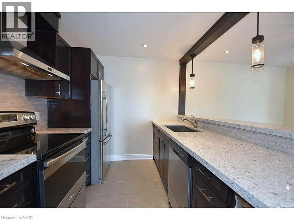 Oakville, Ontario — Oakville, Ontario - Photo 4 of 25