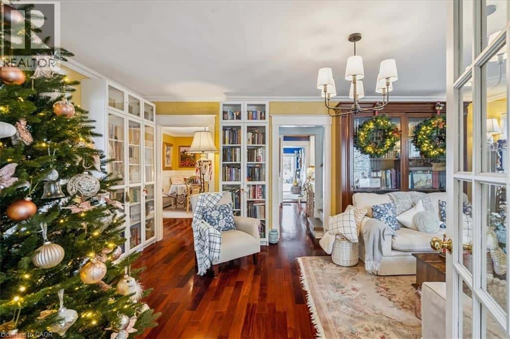 139 CAMPBELL Avenue W — Campbellville, Ontario - Photo 3 of 44