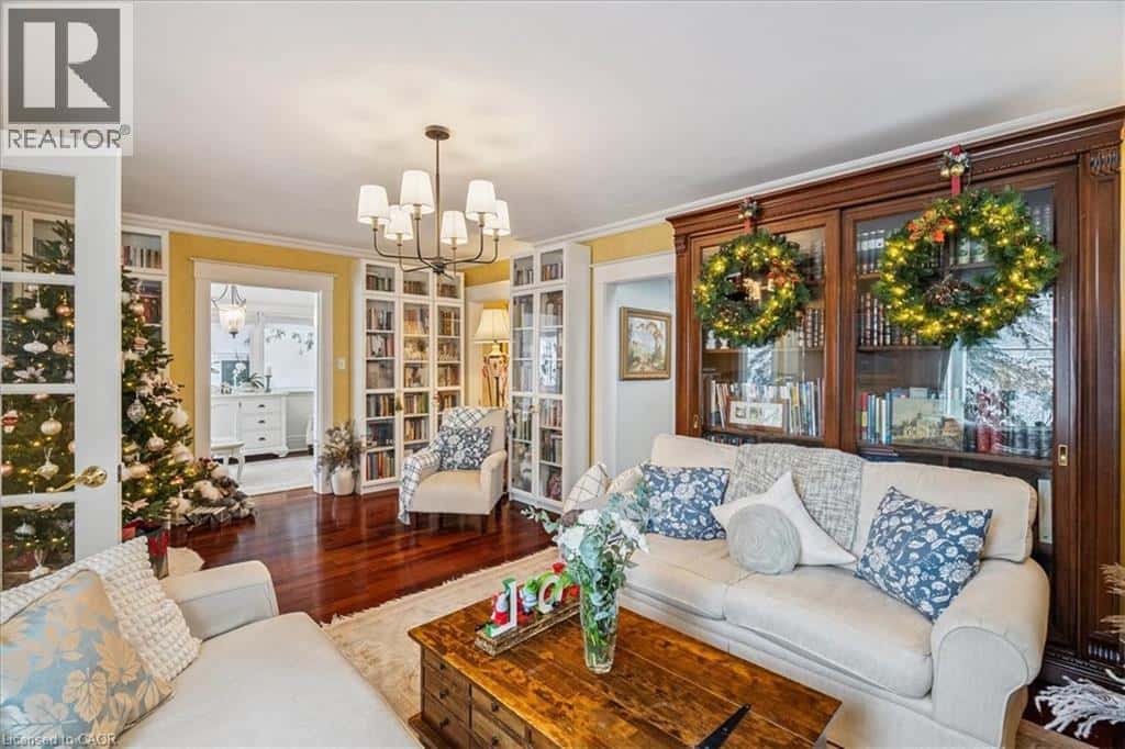 139 CAMPBELL Avenue W — Campbellville, Ontario - Photo 5 of 44